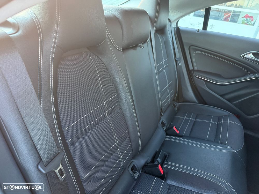 Mercedes-Benz CLA 200 CDI Urban - 19