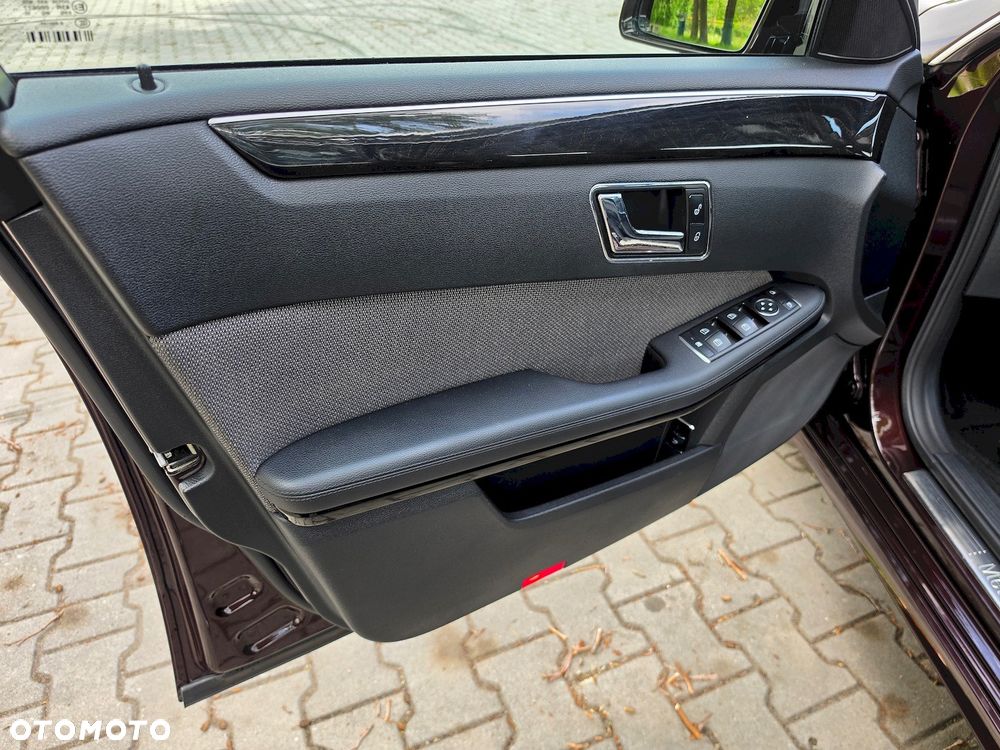 Mercedes-Benz Klasa E 250 CDI DPF BlueEFFICIENCY Avantgarde - 19