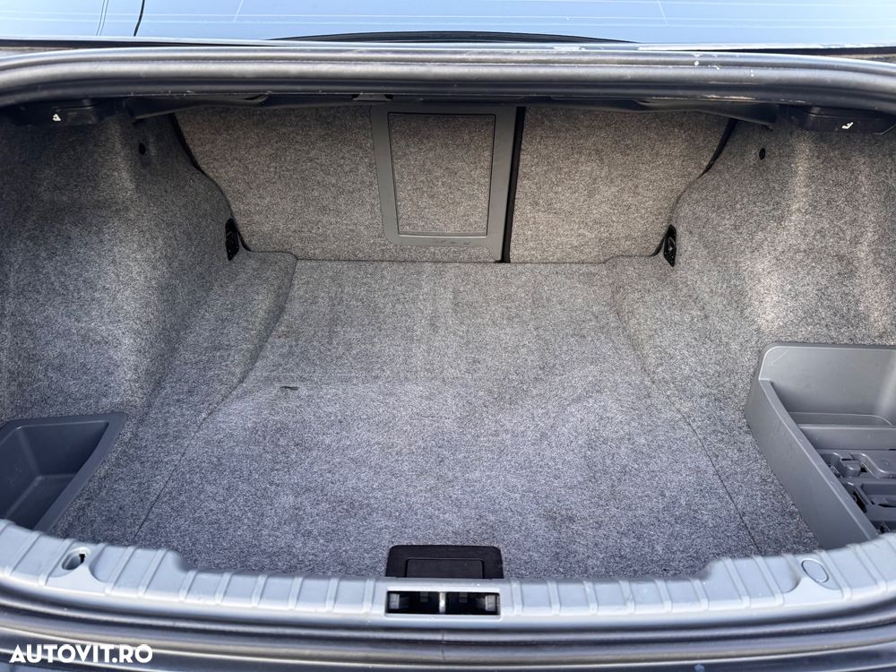 BMW Seria 3 318d - 12