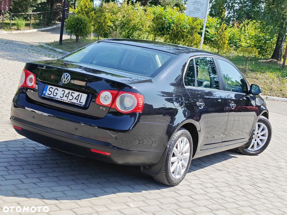 Volkswagen Jetta 1.4 TSI Comfortline - 1