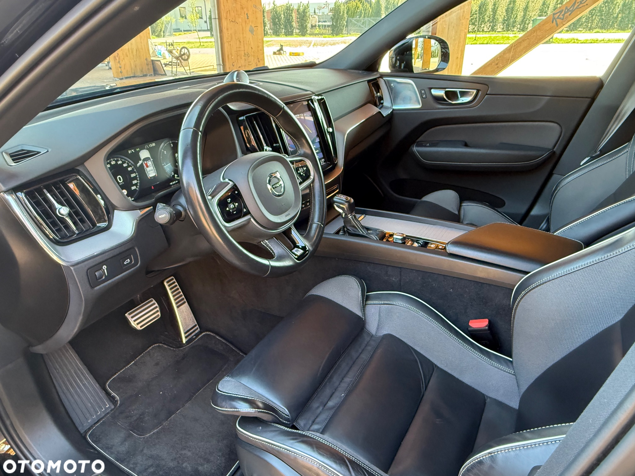 Volvo XC 60 D4 R-Design - 5