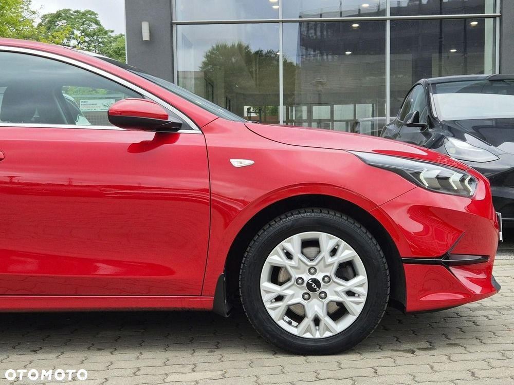 Kia Ceed 1.5 T-GDI M DCT - 11