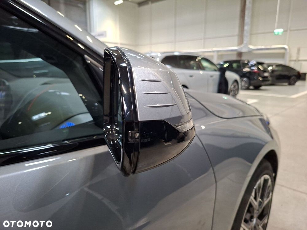 BMW Seria 1 120 mHEV - 22