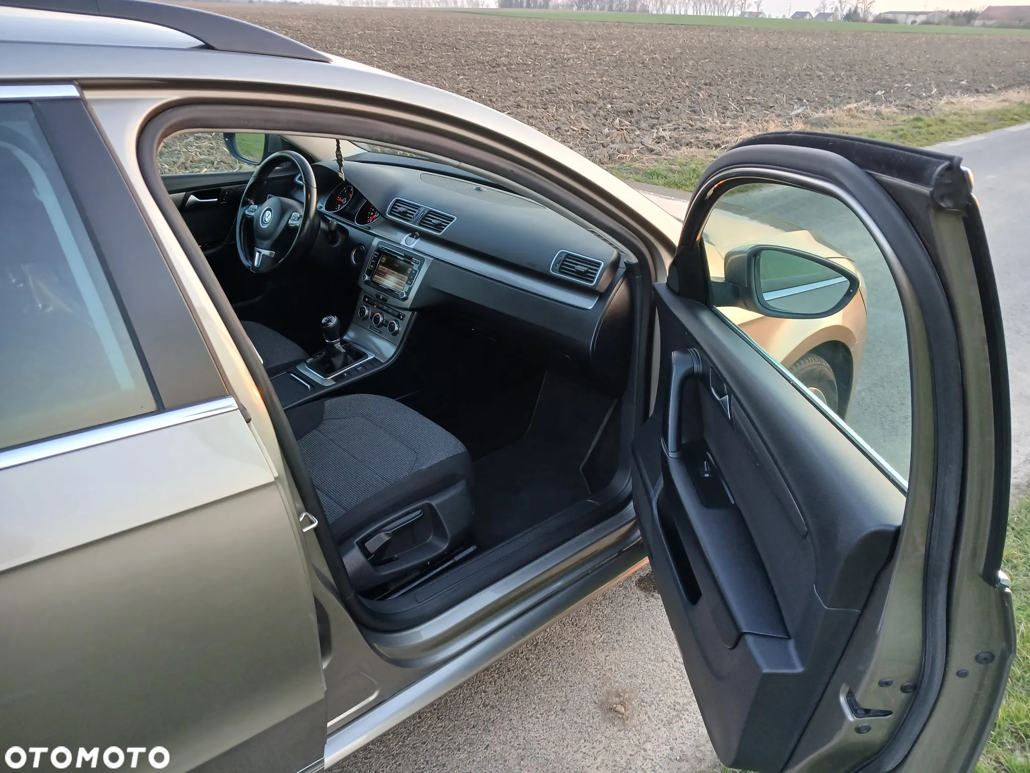 Volkswagen Passat - 10