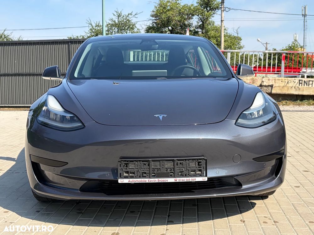 Tesla Model 3 - 9