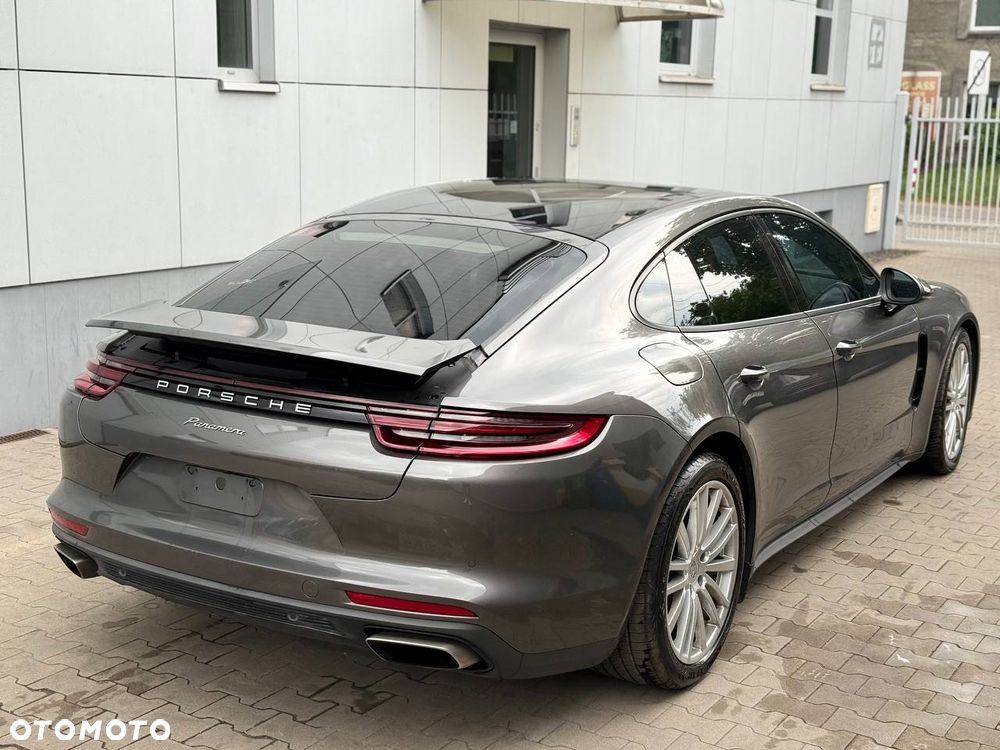 Porsche Panamera 4 - 10