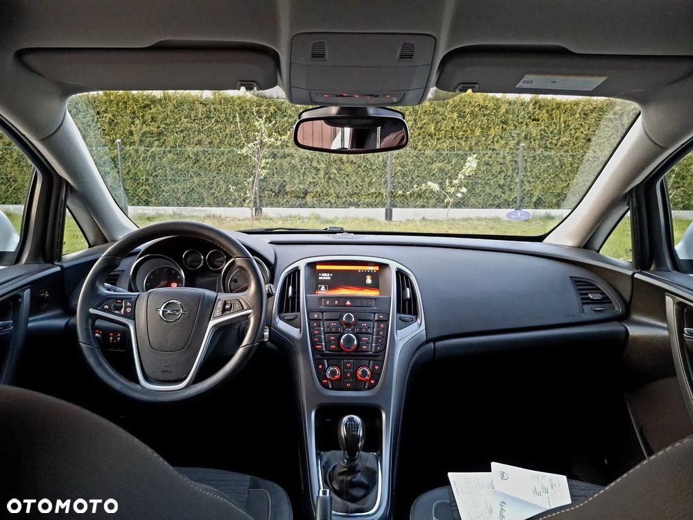 Opel Astra 1.4 Turbo Selection - 12