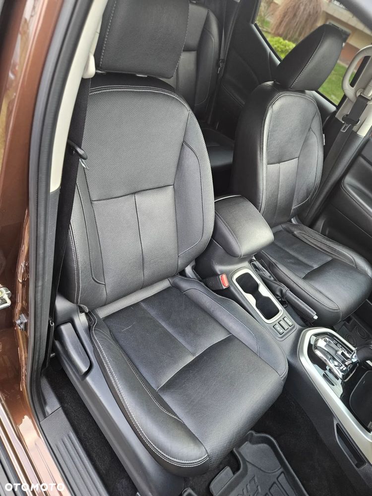 Nissan Navara DC 4x4 Autm EU6 N-Guard - 14