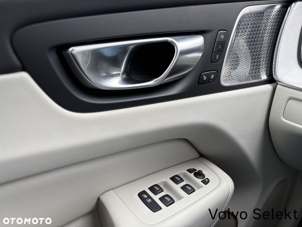 Volvo XC 60 2025