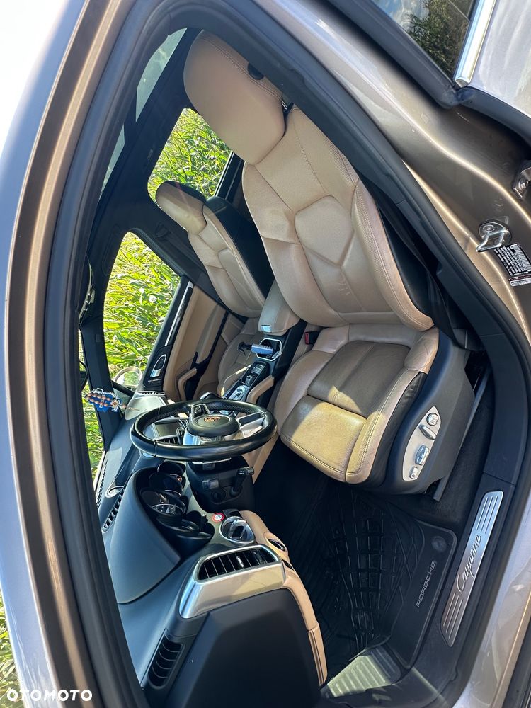 Porsche Cayenne Platinum Edition - 19