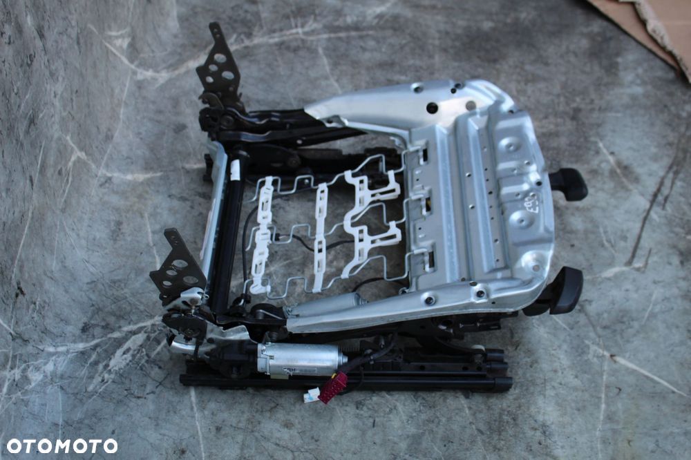 SIEDZISKO FOTELA PRAWY SILNICZKI REGULACJI BMW E92 - 3