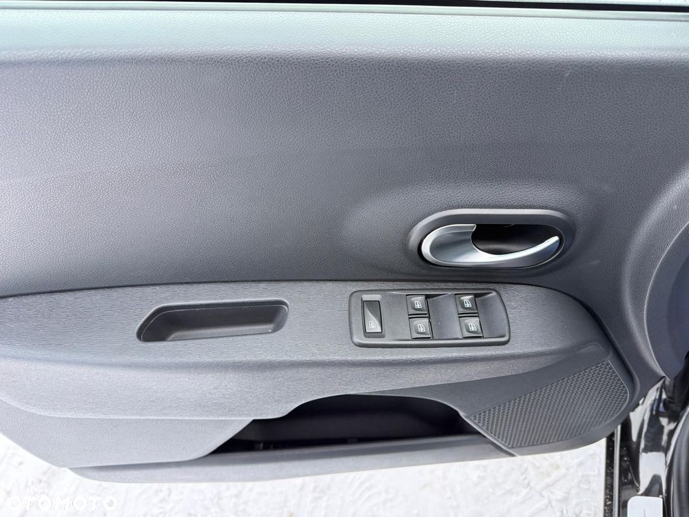 Dacia Lodgy dCi 110 Stepway Celebration - 19