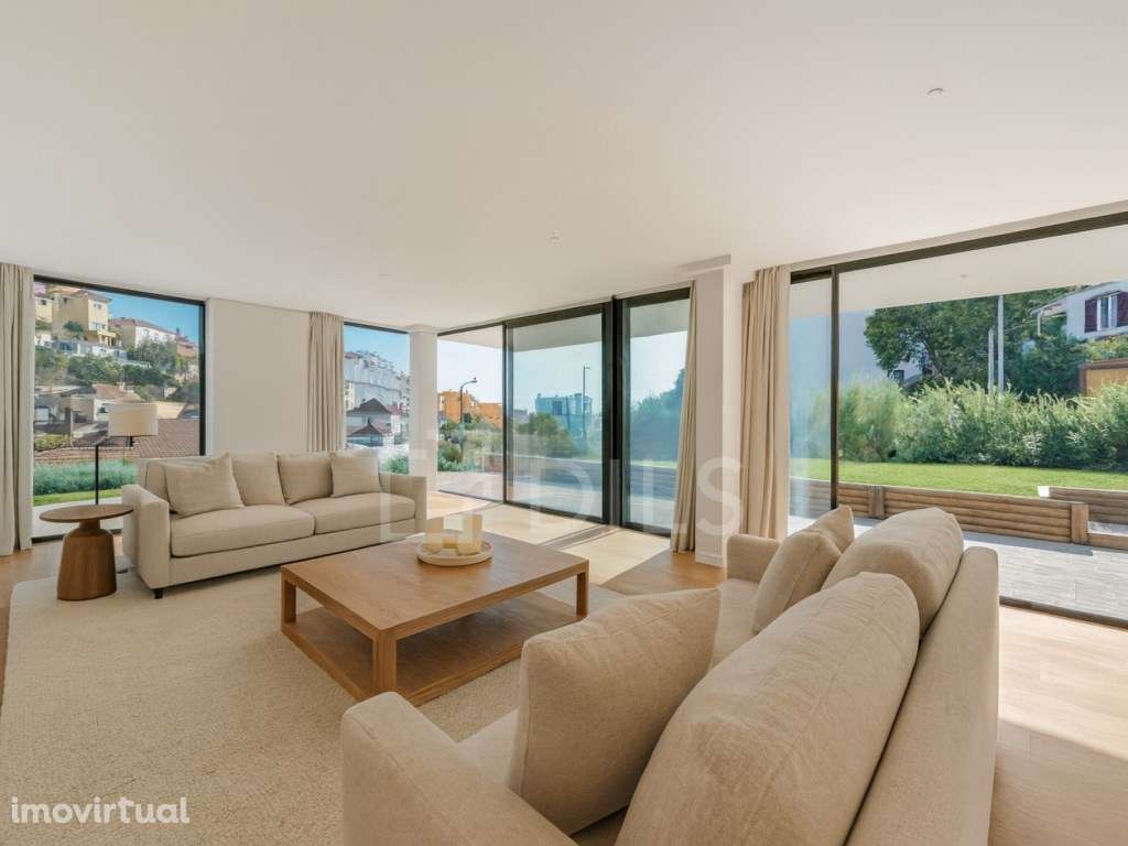 Apartamento T4 com piscina e jardim privativo, no Estoril - Grande imagem: 2/54