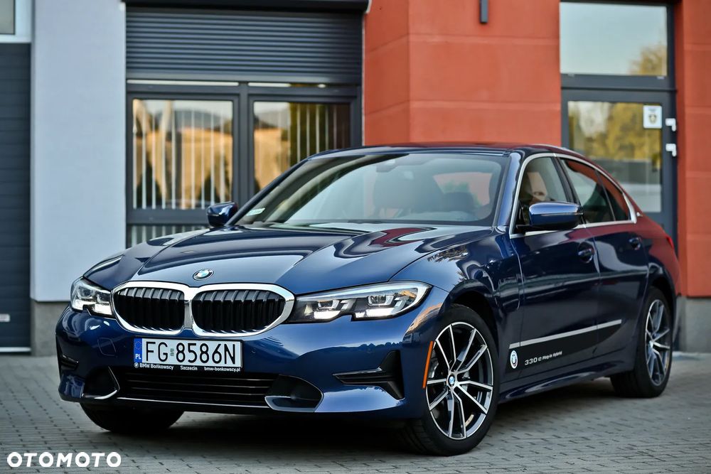 BMW Seria 3 330e xDrive M Sport - 2