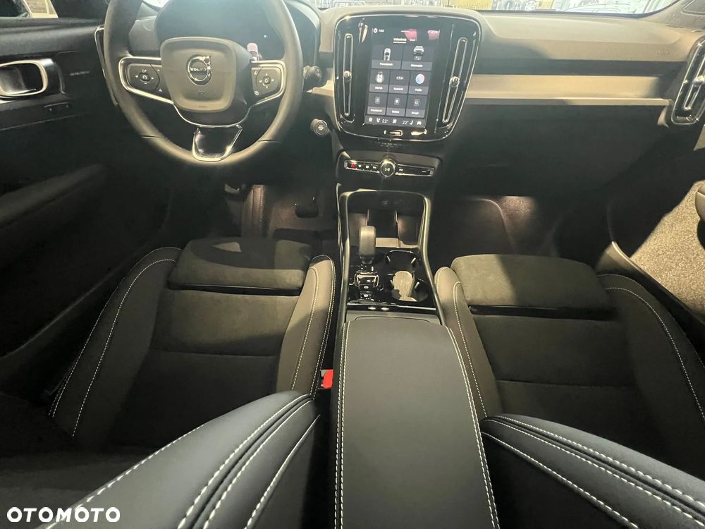 Volvo XC 40 B4 B DKG Ultra Black Edition - 20