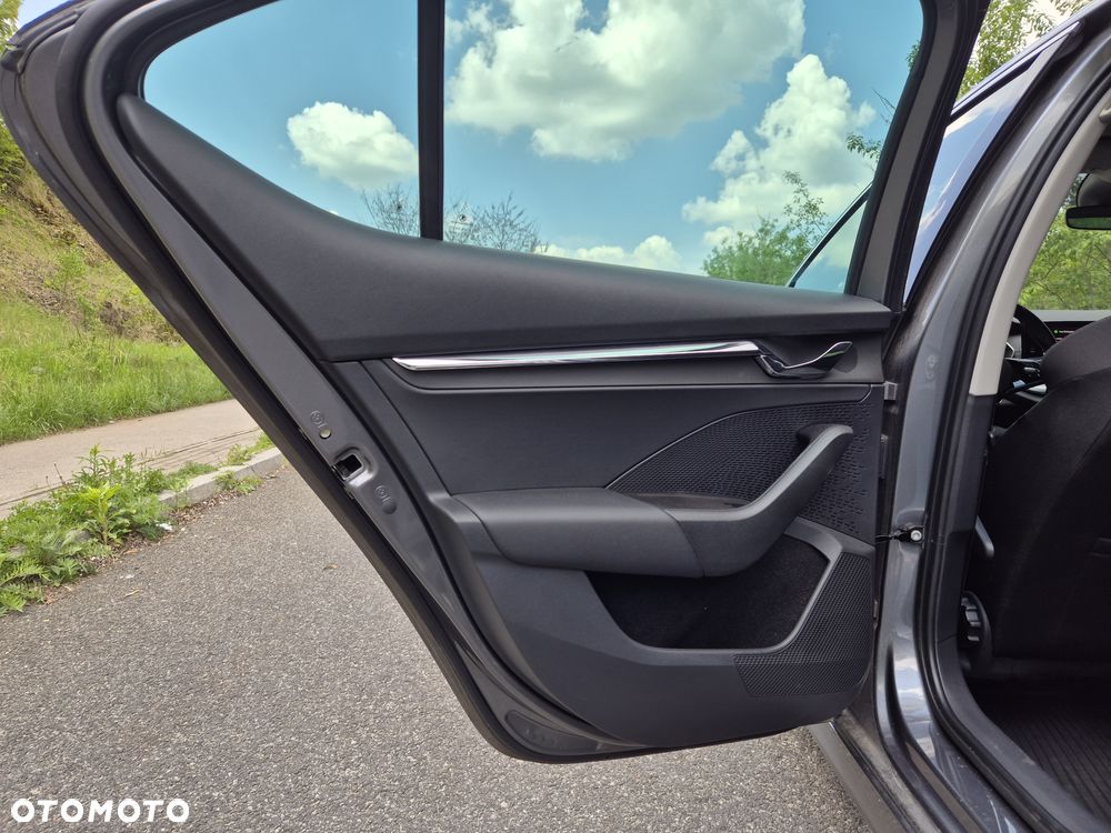 Skoda Octavia 2.0 TDI Style DSG - 24