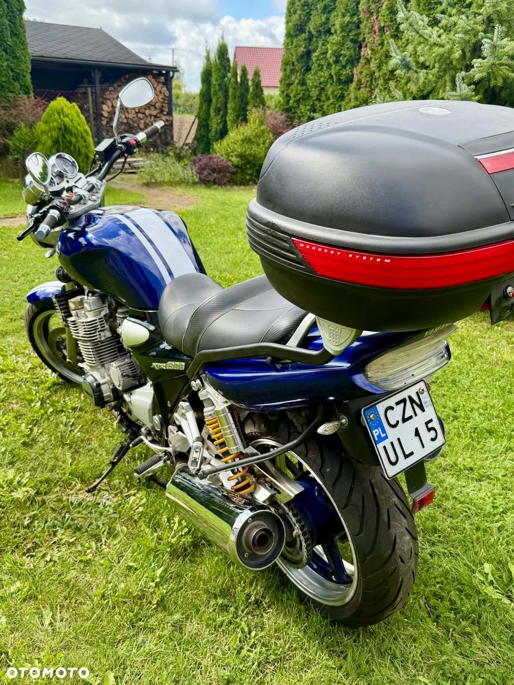 Yamaha XJR - 4