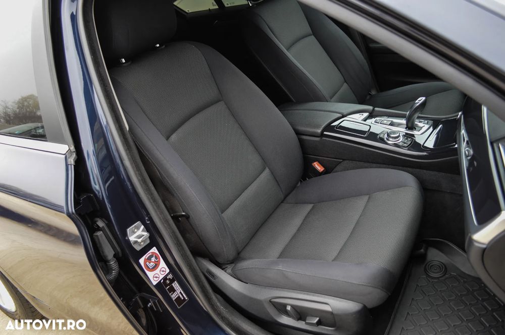 BMW Seria 5 520d Aut. Sport Line - 23