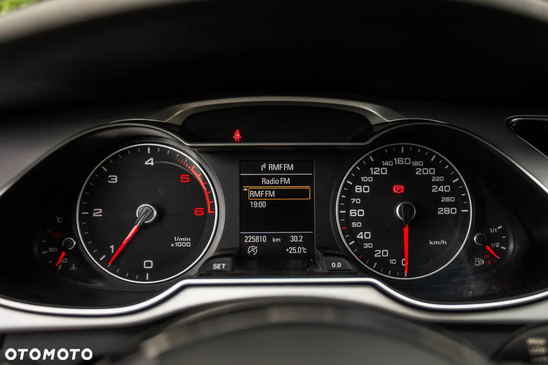 Audi A4 Avant 2.0 TDI DPF quattro S line Sportpaket - 30