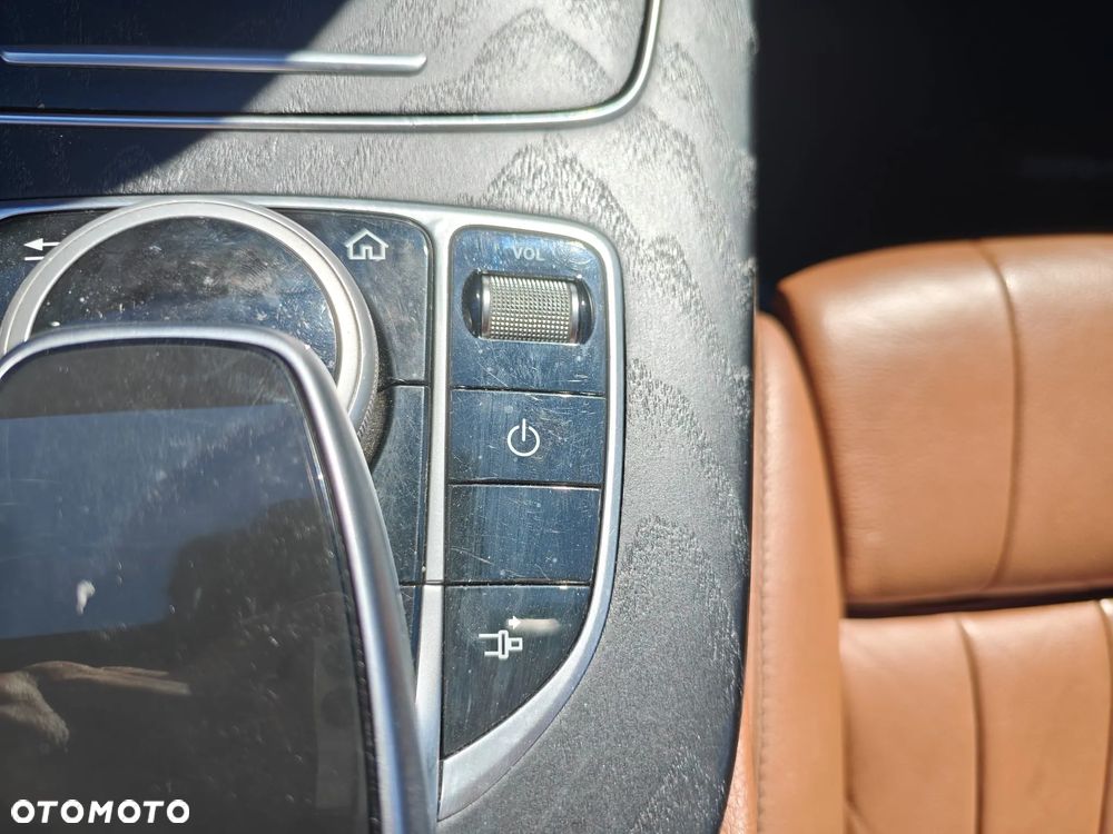 Mercedes-Benz Klasa E 300 9G-TRONIC Avantgarde - 32