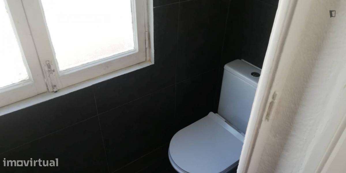 Quarto - localizado em Anjos Lisbon - Grande imagem: 3/27