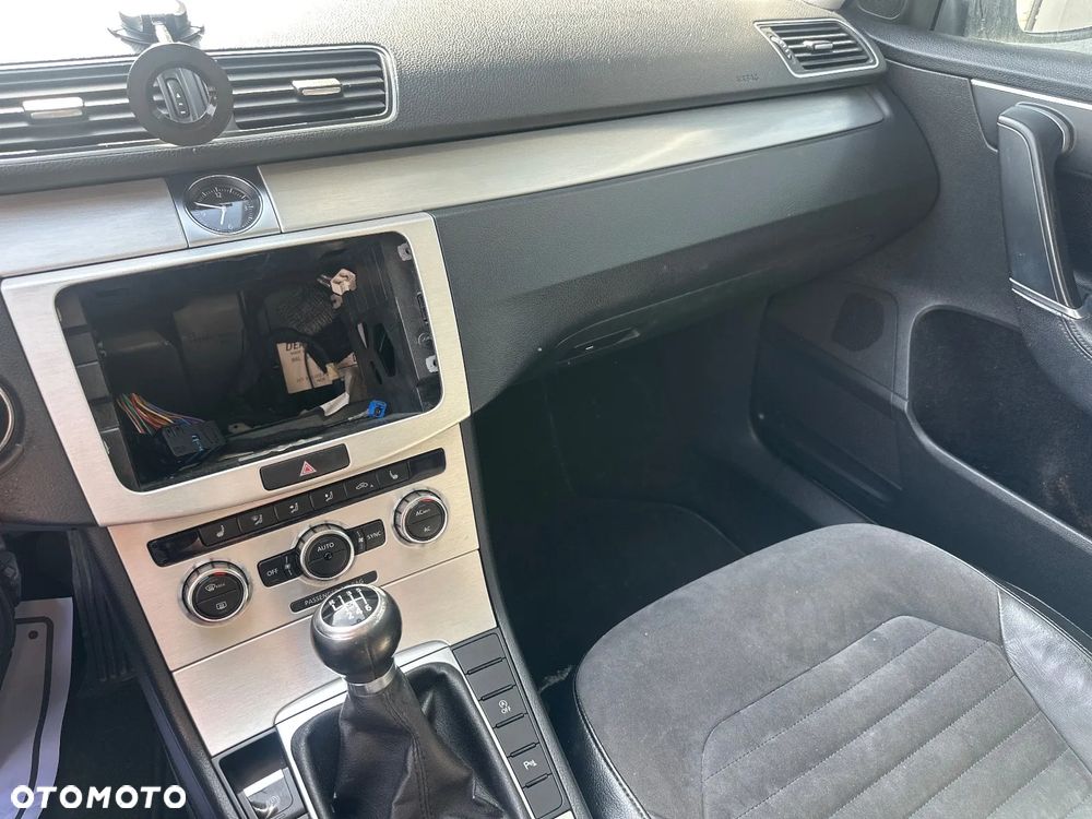 Volkswagen Passat Variant 2.0 TDI BlueMotion Technology Highline - 11