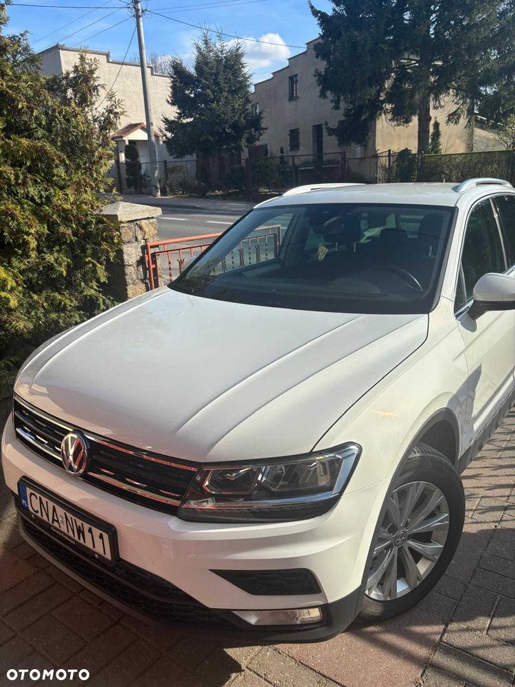 Volkswagen Tiguan - 1