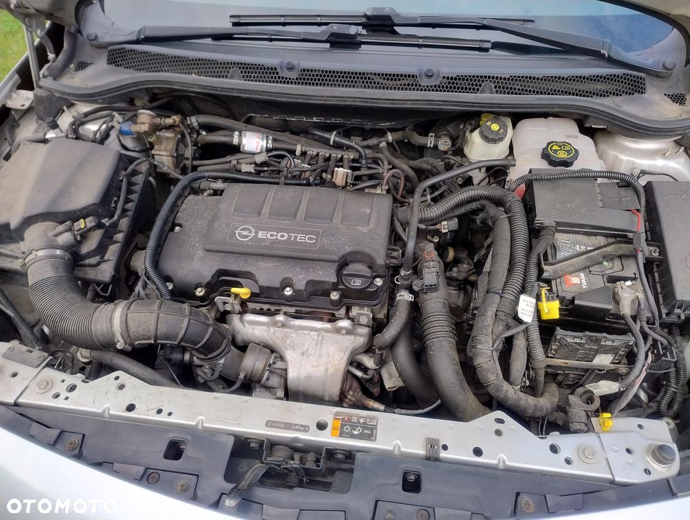 Opel Astra 1.4 Turbo - 9