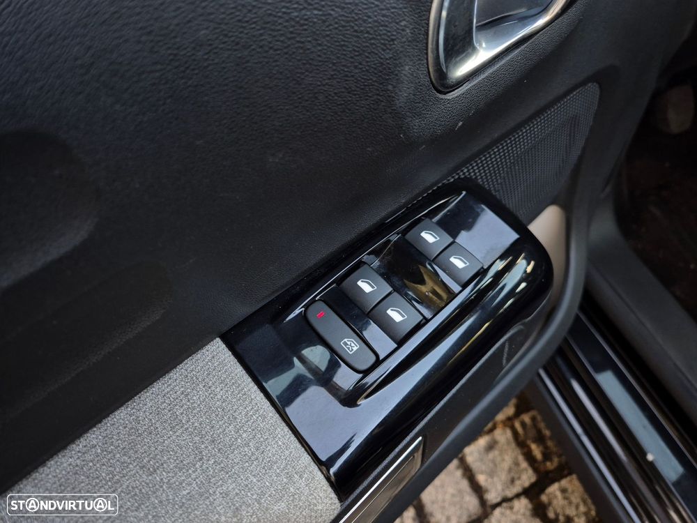 Citroën C3 1.2 PureTech Shine - 32
