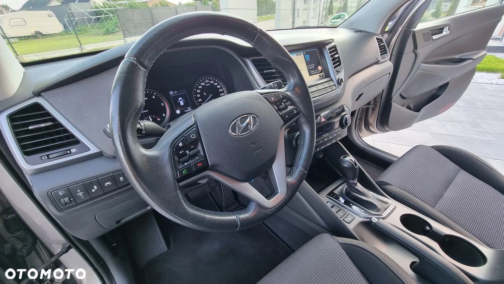 Hyundai Tucson 2.0 CRDi 4WD Automatik Intro Edition - 27
