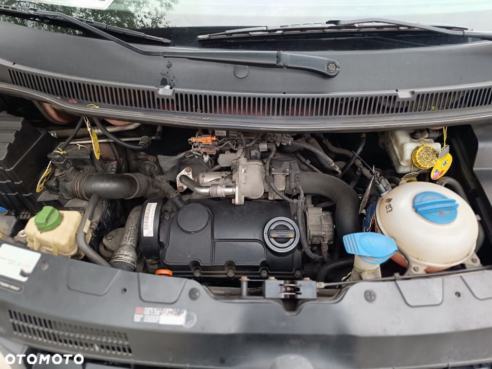 Volkswagen Caravelle - 6