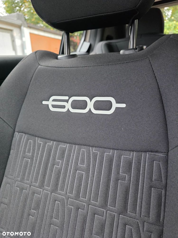 Fiat 600 1.2 Turbo Icon eDCT - 17