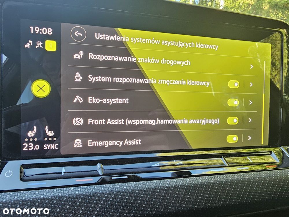 Volkswagen Golf 1.5 eTSI EVO R-Line DSG - 24