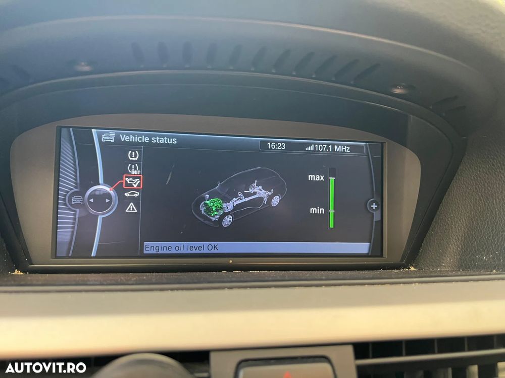 BMW Seria 3 318i Touring - 18