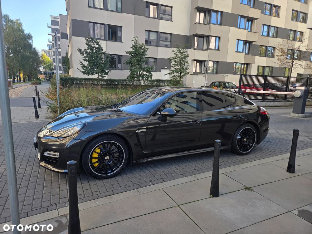 Porsche Panamera GTS - 21