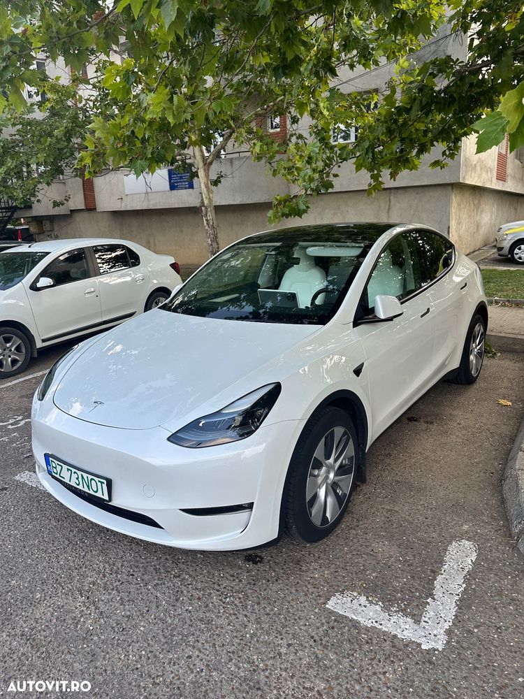 Tesla Model Y AWD Performance - 7