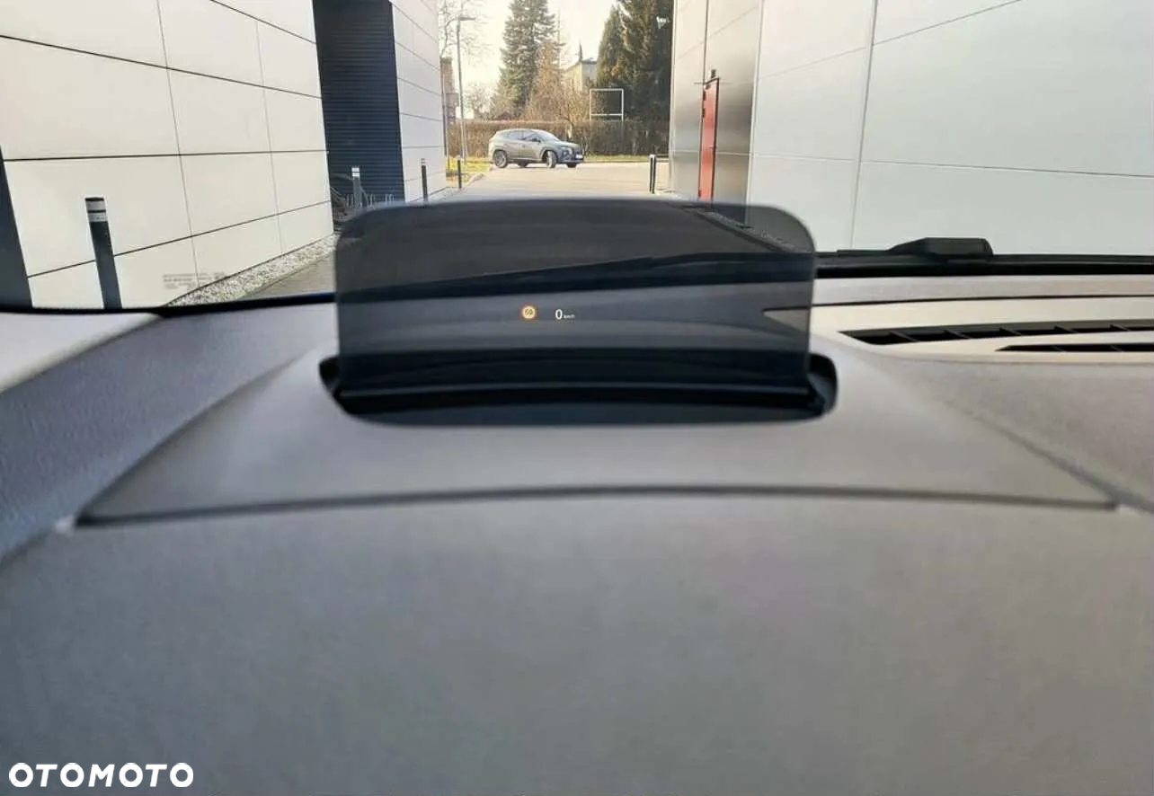 BMW Seria 2 218d - 6