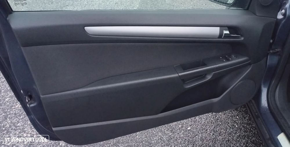 Opel Astra GTC 1.7 CDTi - 13