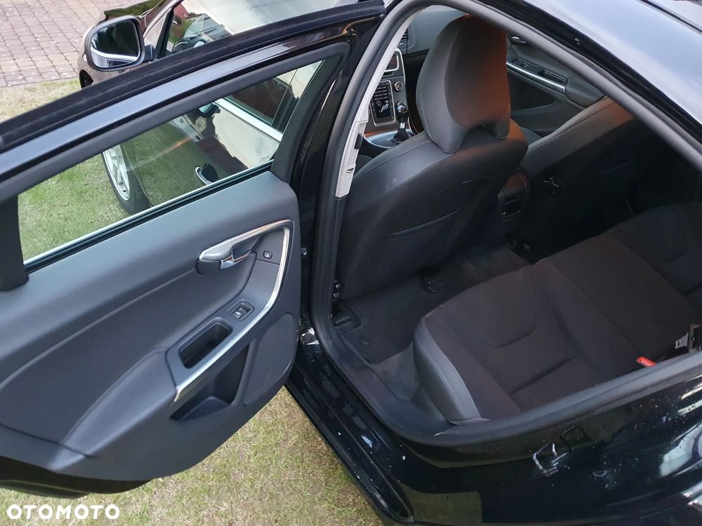 Volvo S60 D3 Momentum - 13