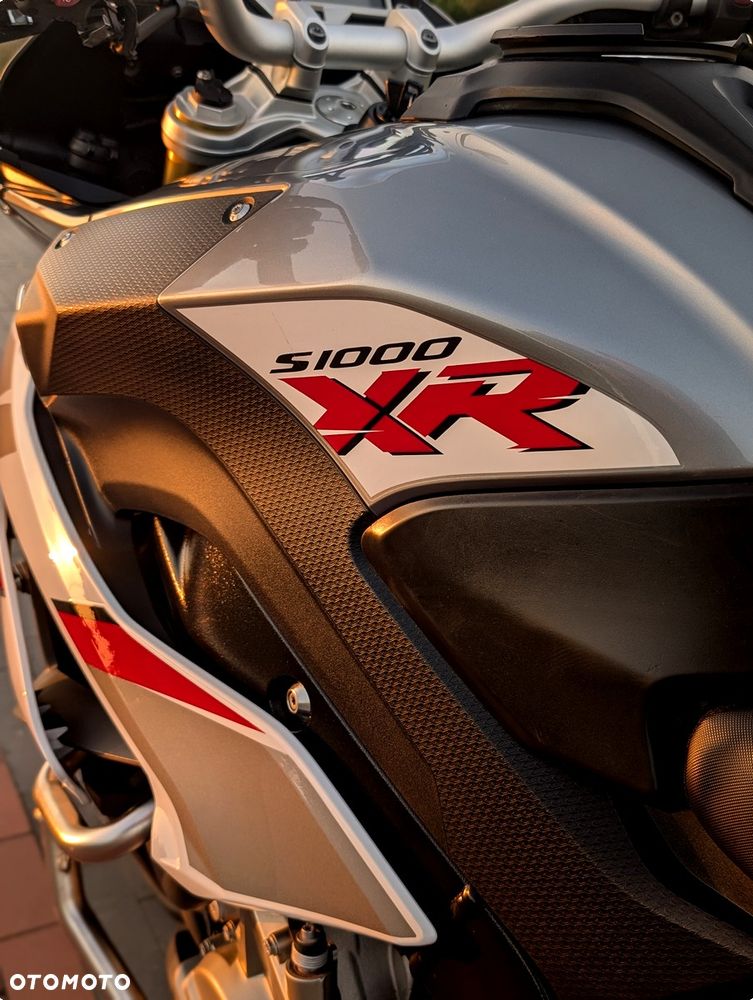 BMW XR - 18