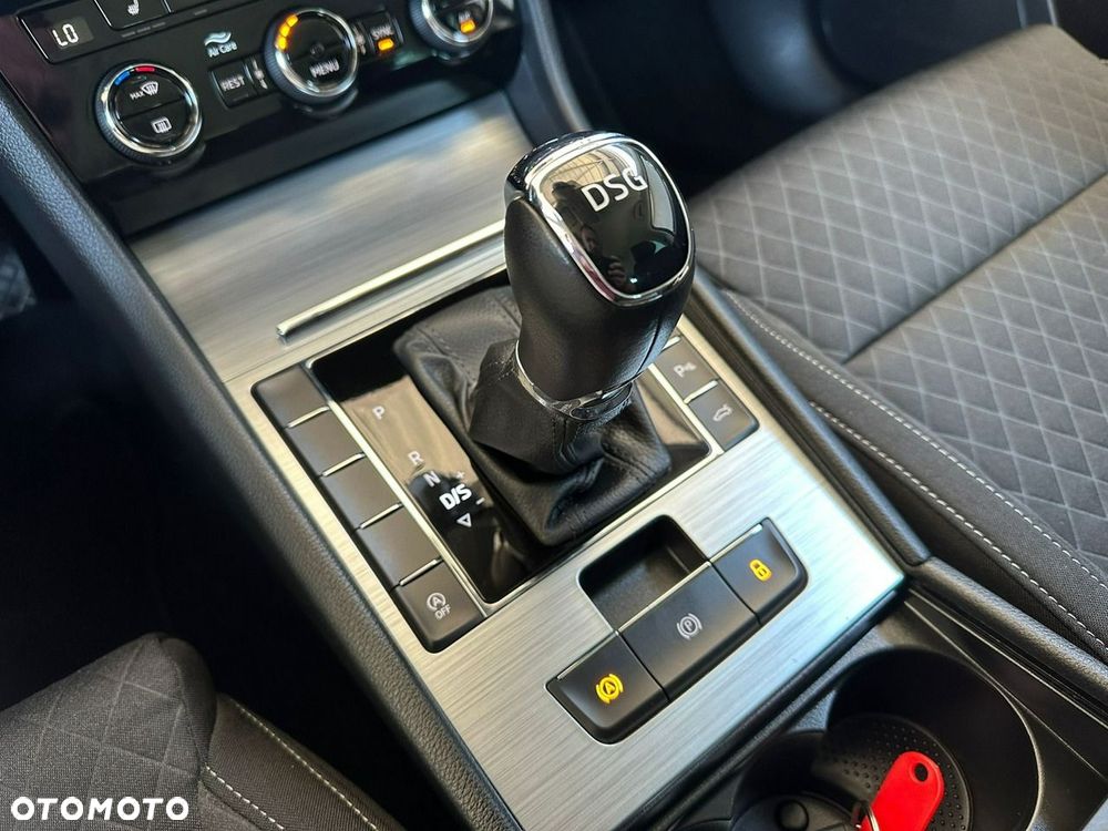 Skoda Superb 1.5 TSI Ambition DSG - 28