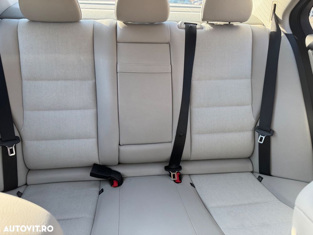 Mercedes-Benz C - 19