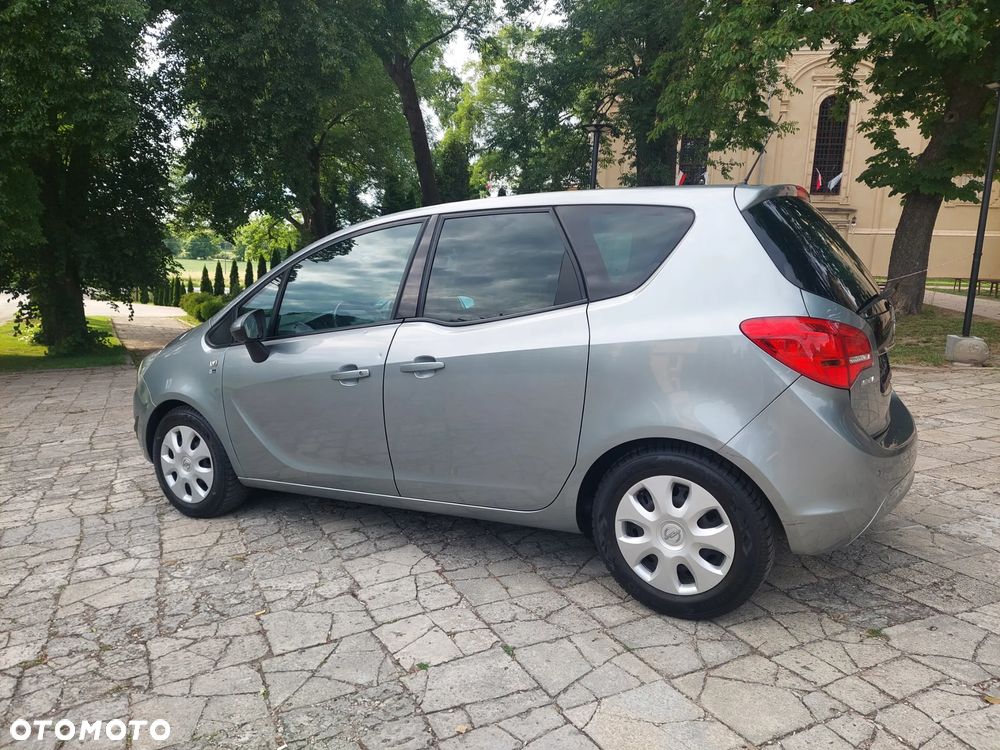 Opel Meriva - 11