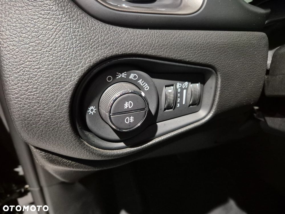 Jeep Renegade 1.5 T4 mHEV Limited FWD S&S DCT - 14