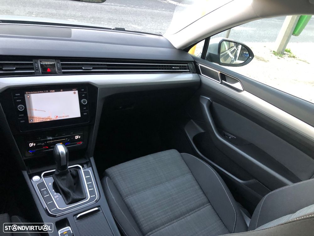 VW Passat Variant 2.0 TDi Business DSG - 30