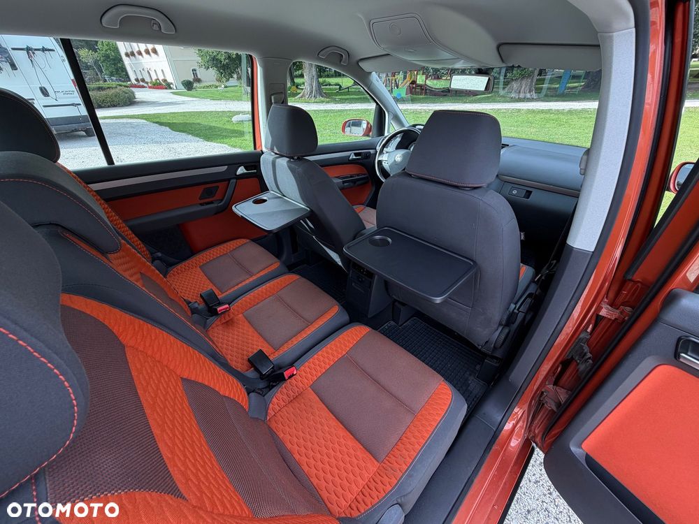Volkswagen Touran 2.0 TDI DPF Cross - 15