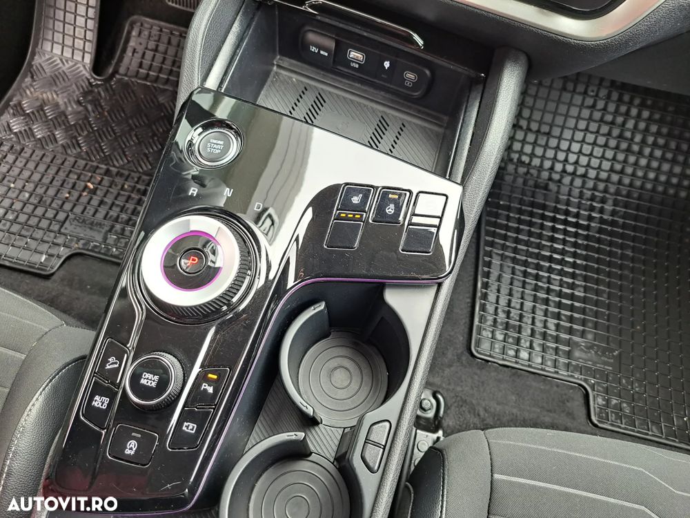 Kia Sportage 1.6 T-GDI MHEV 7DCT HP 4x2 Business Line - 9