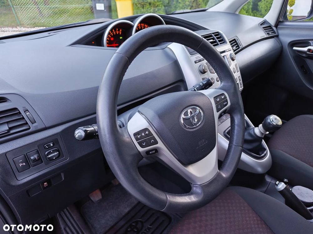 Toyota Verso 1.8 Sol plus - 20