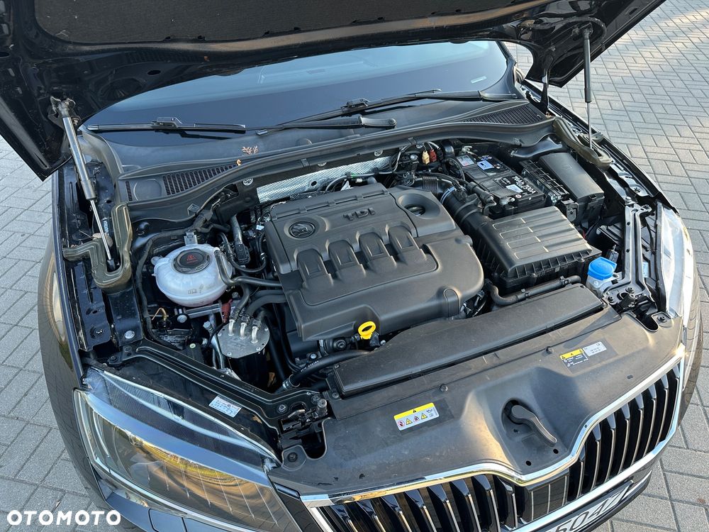 Skoda Superb 2.0 TDI DSG Ambition - 28