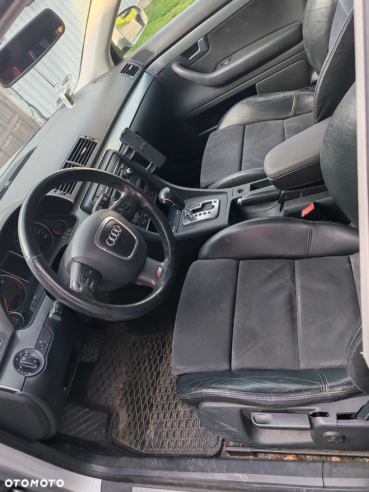 Audi A4 Limousine - 5